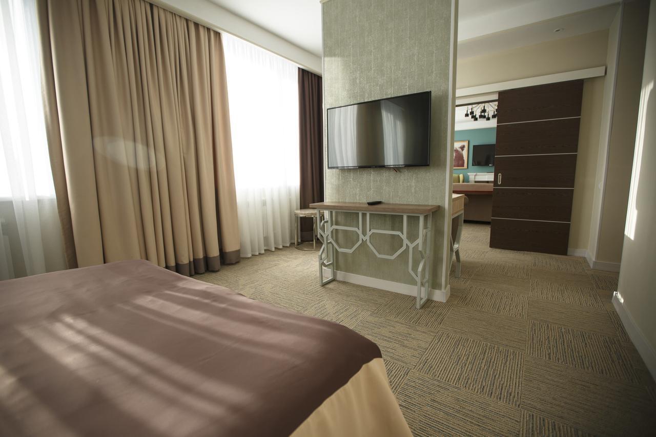 Green Which Hotel Petropavlovsk Extérieur photo