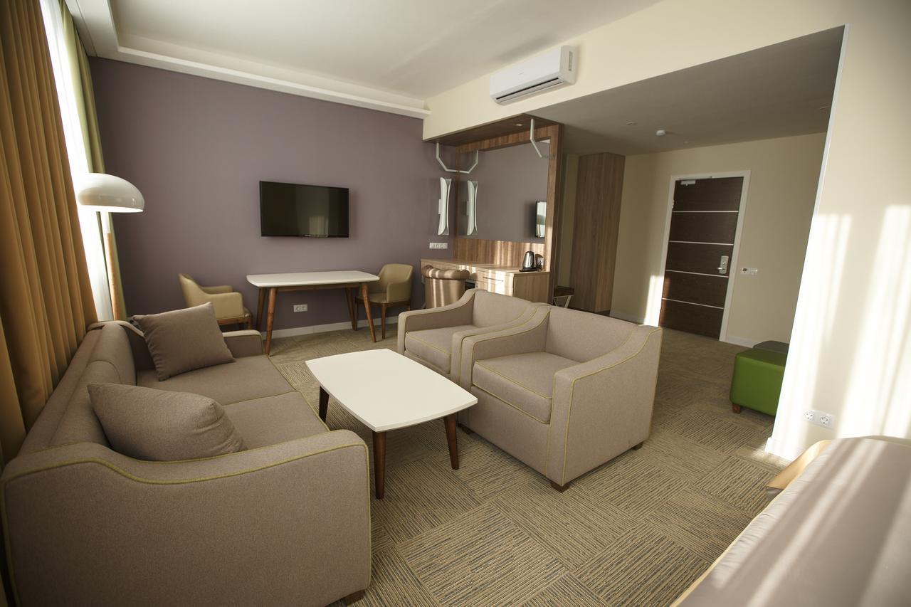 Green Which Hotel Petropavlovsk Extérieur photo
